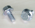 Flange head bolt with serration Art.No.NU03015